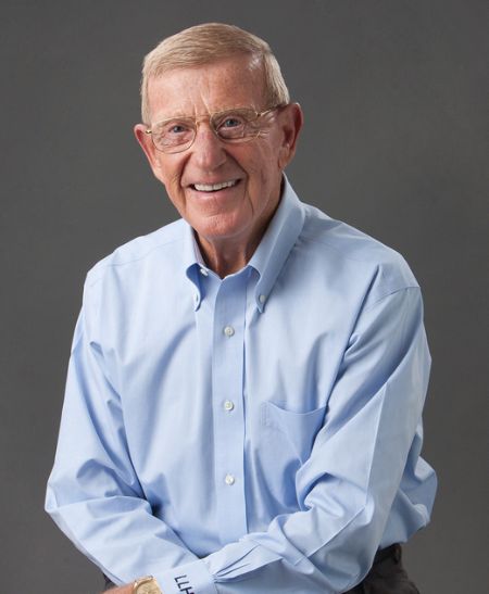 Lou Holtz holds an estimated net worth of $20 million as of September 2020.